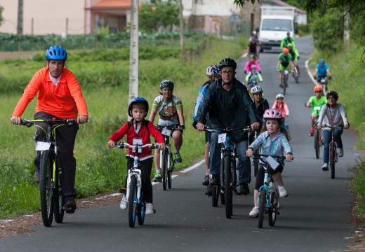 Medio cento de persoas participaron este domingo na Ruta ciclista de San Sadurniño